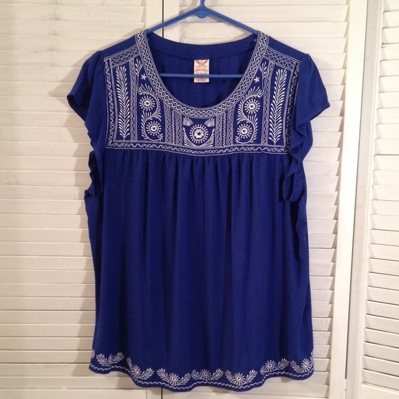 Faded Glory Tops - Faded Glory XL Blue White Embroidered Top